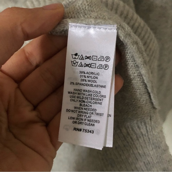 MAX STUDIO Wool Grey Turtleneck Sweater - Picture 5 of 8